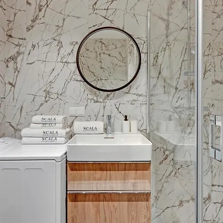Scala 60c Center & By Lion Hotel apartamentowy